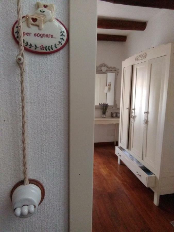 Casa Vacanze "Un Sogno Nel Blu'" 包内伊 外观 照片